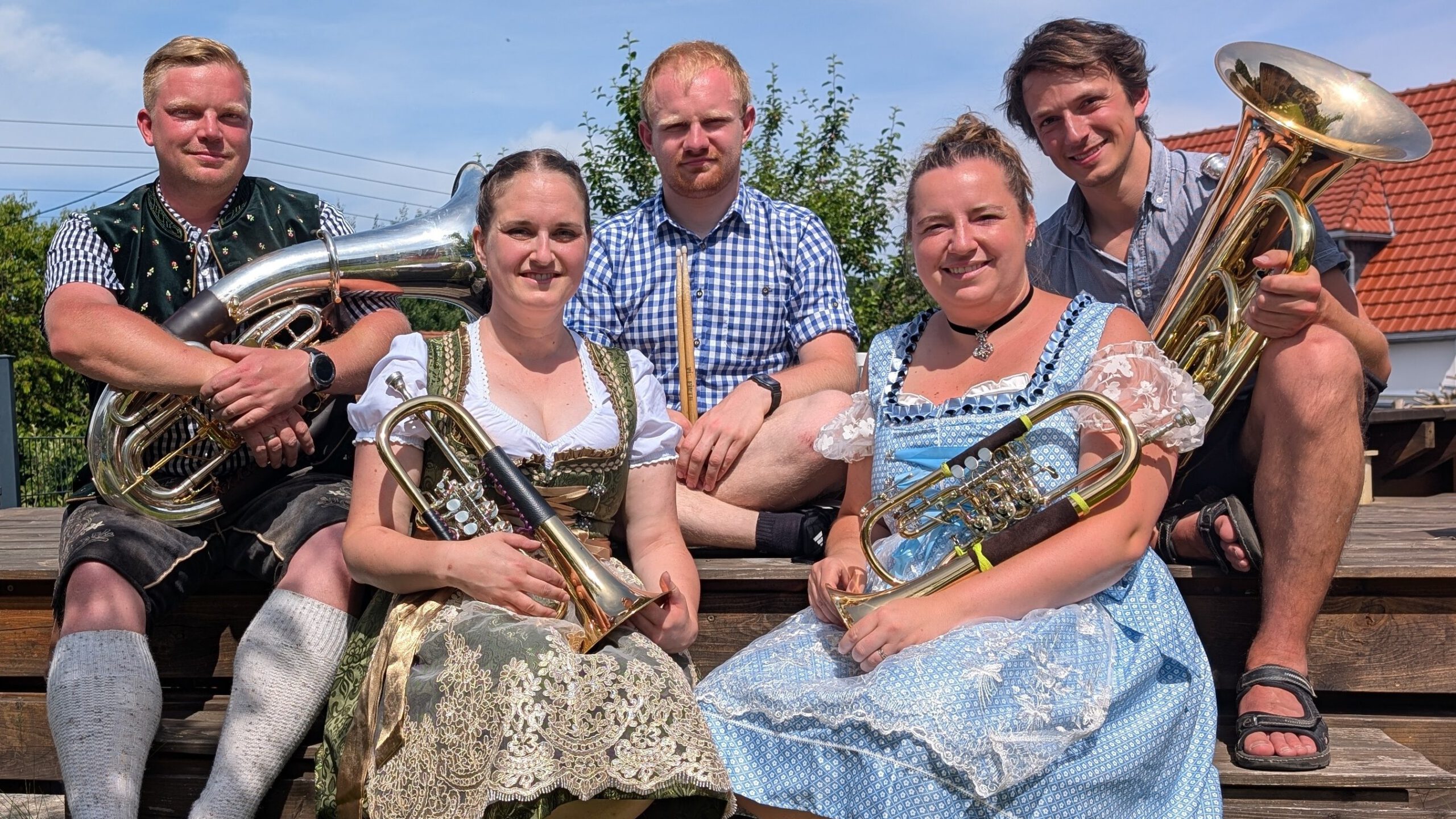 Elbsandsteiner Blasmusikanten aus Sebnitz mit Instrumenten