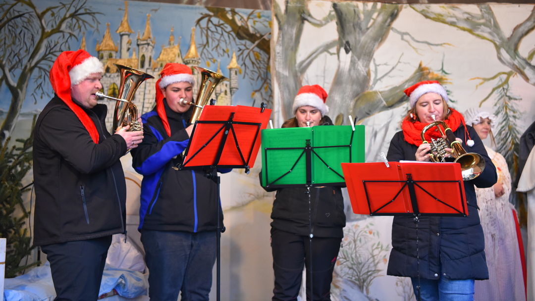 Elbsandsteiner Blasmusikanten beim Historisch-Romantischen Weihnachtsmarkt auf der Festung Königstein 2022